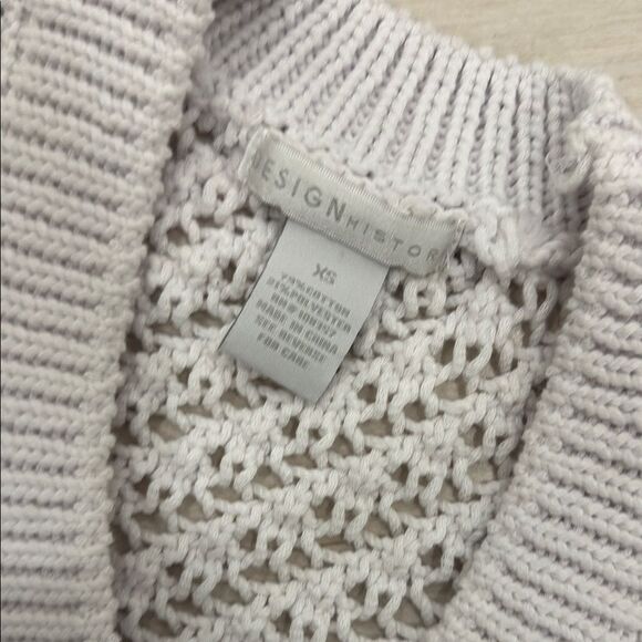 Design History White Button-Up Women's Cardigan - Picture 3 of 12